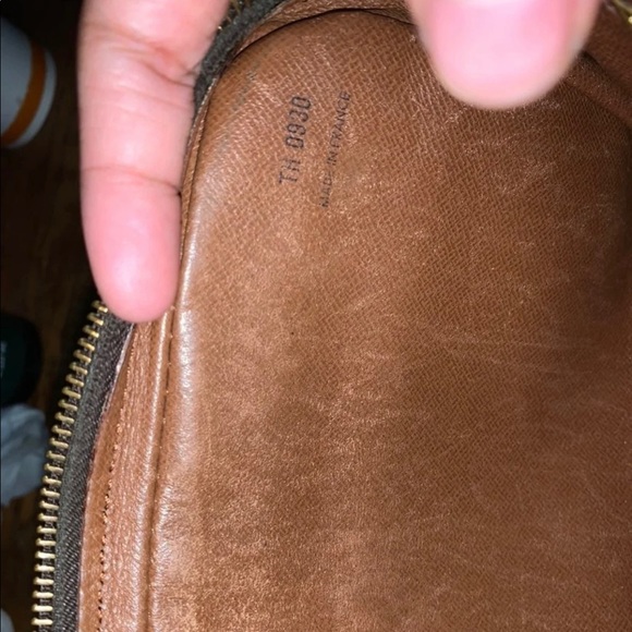 Louis Vuitton Marly Dragonne Clutch - Picture 11 of 11